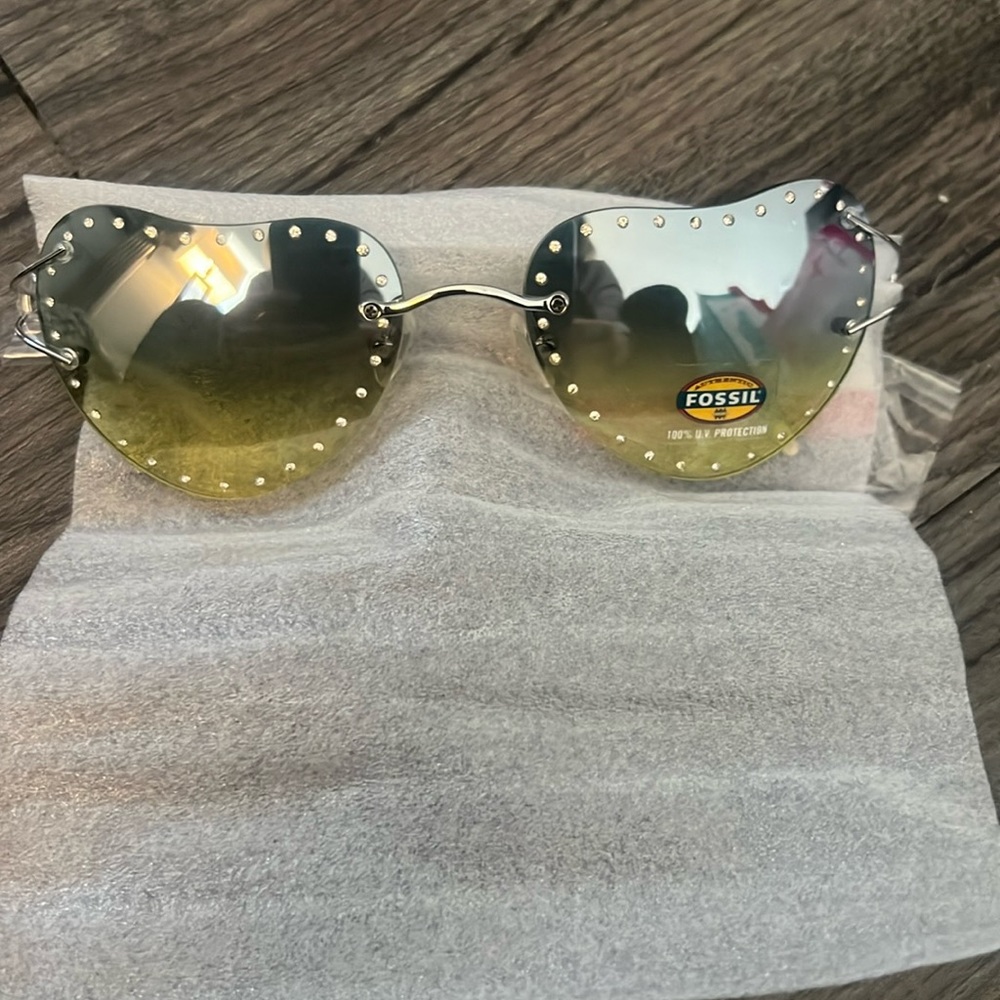 New in Package Fossil Amore sunglasses